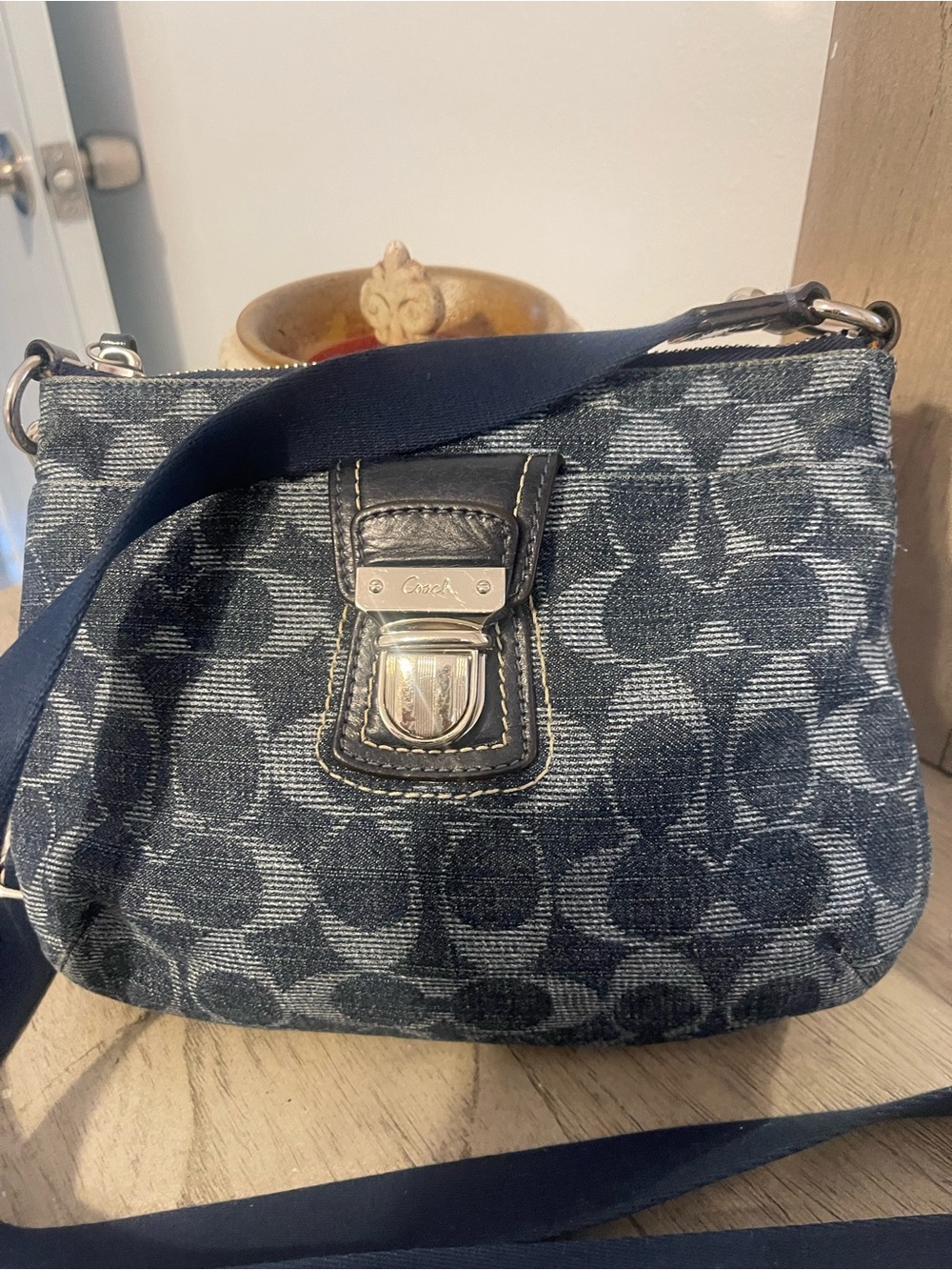Coach Poppy Denim Signature Swingpack 46905 - 
Indigo -GUC